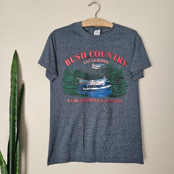 GILDAN | Dark Grey “Bush Country” Lac La Ronge Crewneck Tee Shirt – Women’s Smal - Picture 2 of 7